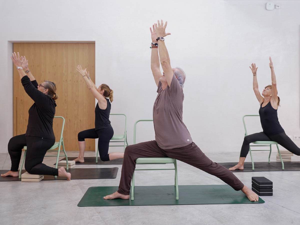 Taller. Yoga en silla con Esteban Pacha