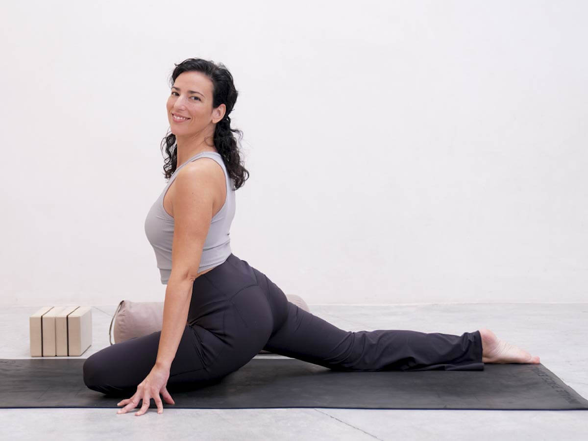 Columna despierta. Hatha slow con Raquel Mar