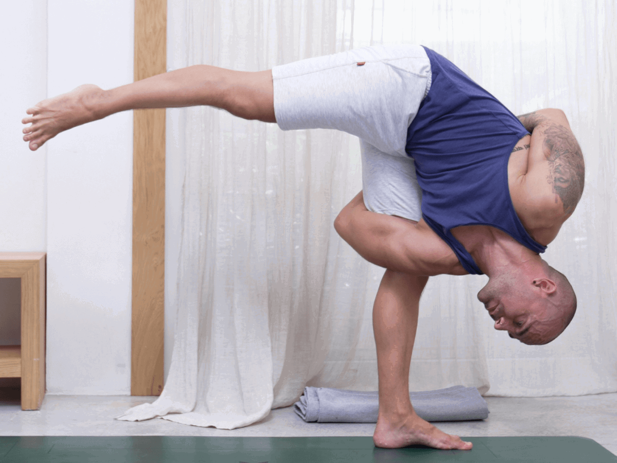 Para encender la llama. Hatha vinyasa con Toni